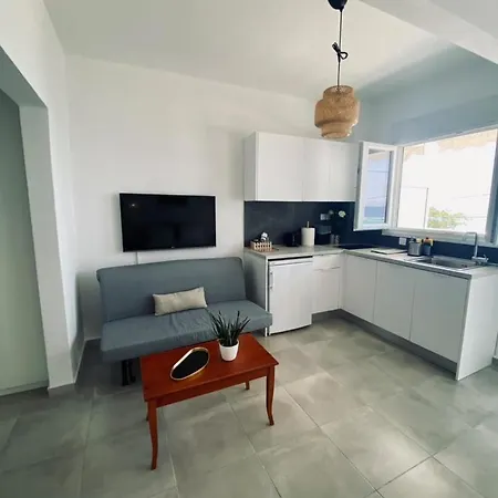 Sea View Apartment2 *